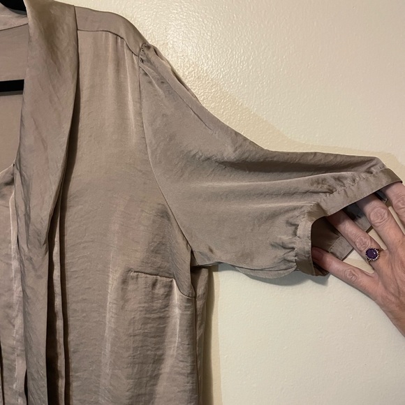 Polyester blouse vintage with built in neck tie, button down, neckline, women L - Picture 3 of 5